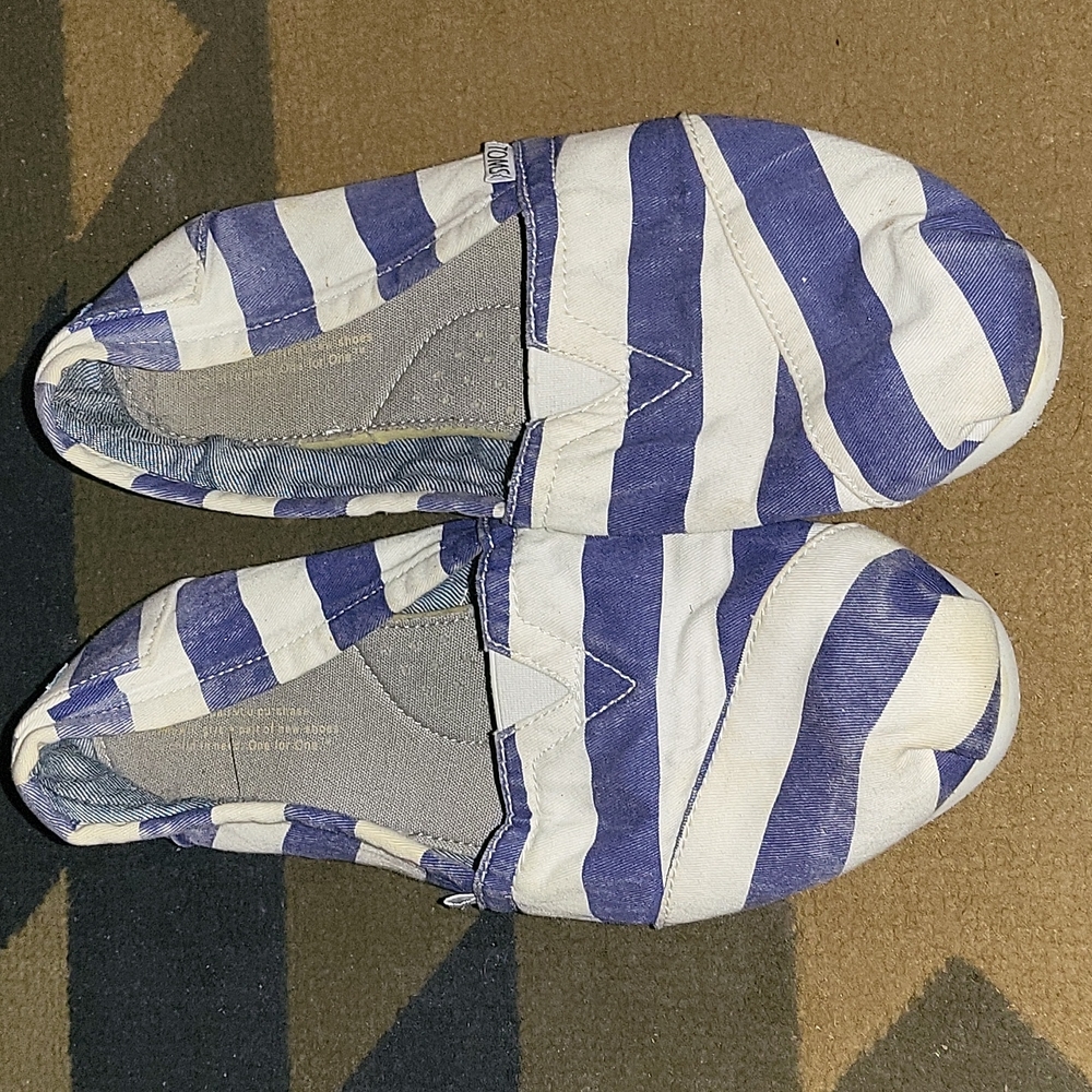 Size 8 Toms